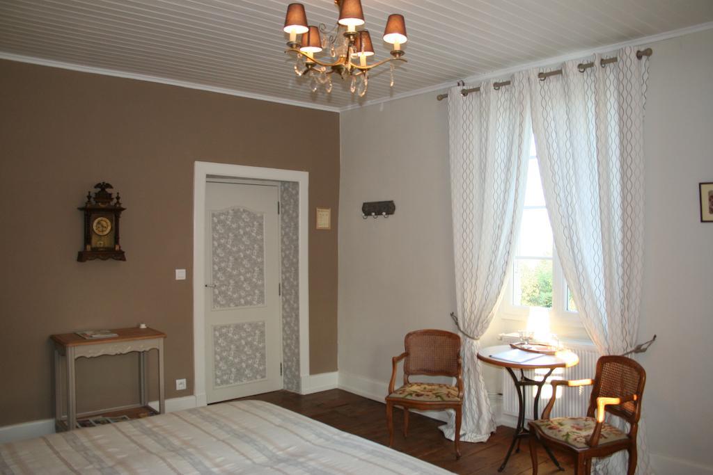 Castéra-Verduzan La Double Porte Bed & Breakfast 部屋 写真